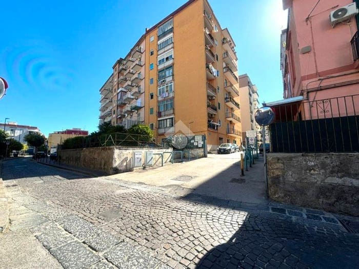 Appartamento trilocale in vendita in Traversa di Via Bernardo Quaranta, San Giovanni a Teduccio, Napoli