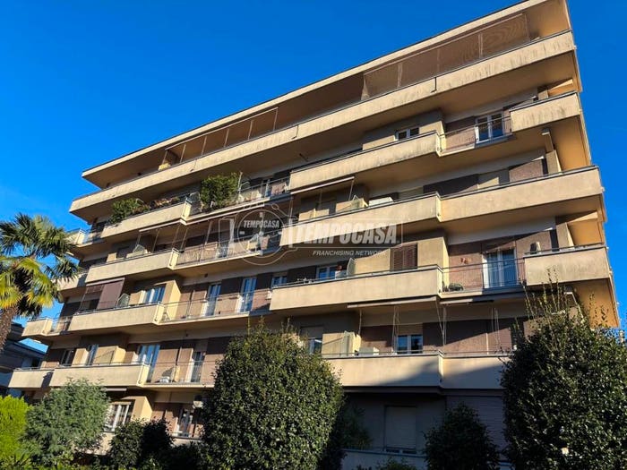 Appartamento con 5 locali in vendita in Corso Benedetto Cairoli, Intra, Verbania