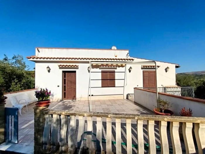 Casa con 6 locali in vendita in Contrada Falconara, Noto