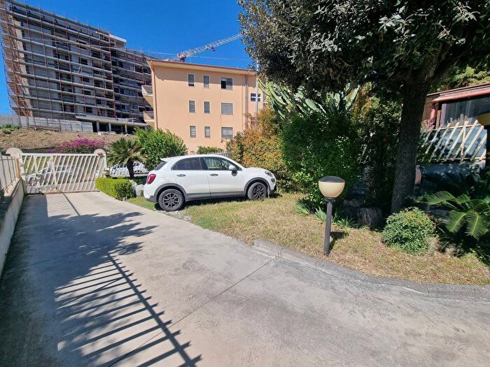 Casa con 5 locali in vendita in Traversa Ottava Crotone, Catanzaro Lido, Catanzaro