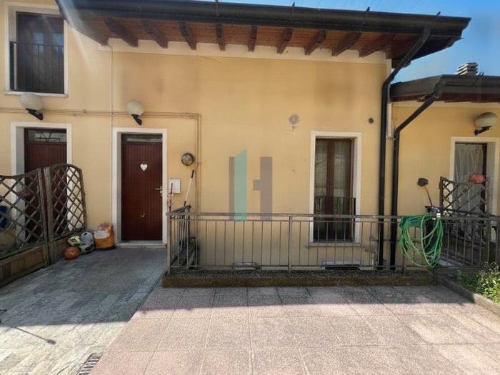 Appartamento trilocale in vendita in Via Sant'Orsola, Sant'Eufemia Caionvico, Brescia