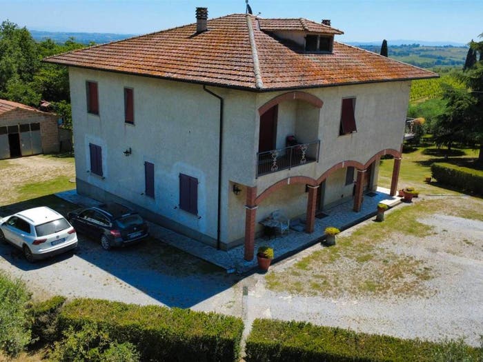 Casa con 6 locali in vendita in Montepulciano