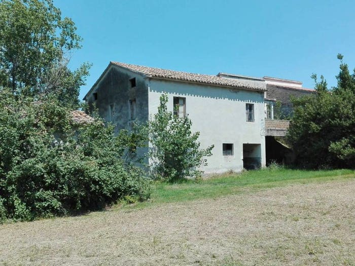 Casa con 6 locali in vendita in Controguerra