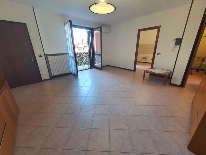 Appartamento trilocale in vendita in via Vittorio Emanuele, Dovera
