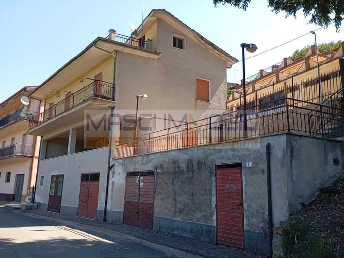 Casa con 6 locali in vendita in Nazzano