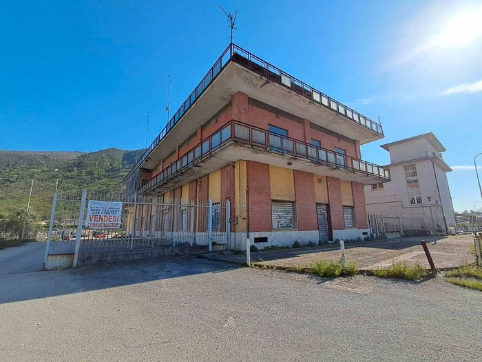Casa con 6 locali in vendita in Via Appia, Paolisi