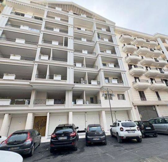 Appartamento trilocale in vendita in Via Pier Delle Vigne, Centro, Barletta