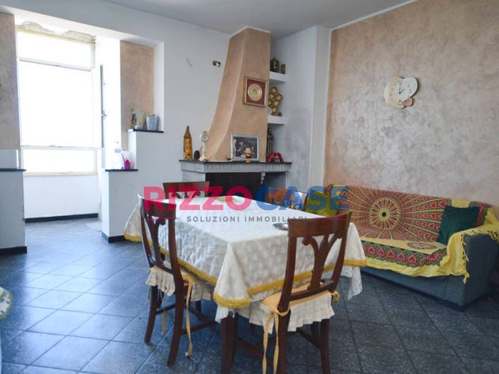 Appartamento quadrilocale in vendita in Via Tramonti, Cariati