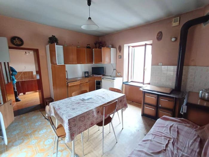 Casa con 6 locali in vendita in Via Sega, Centro, Rigolato