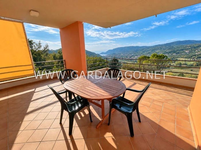 Appartamento trilocale in vendita in Via Boffenigo, Costermano sul Garda