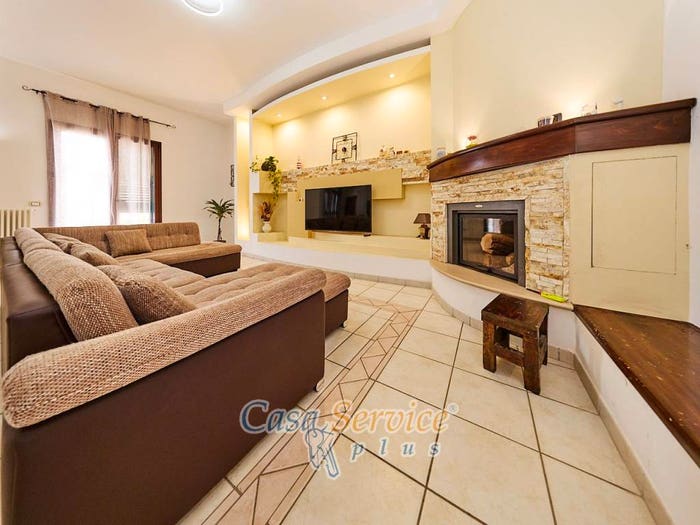 Appartamento con 5 locali in vendita in Via Guglielmo Marconi, Centro, Matino