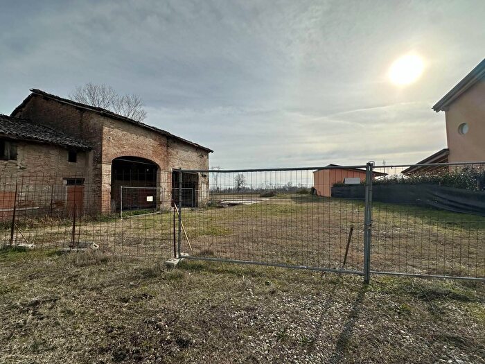 Casa con 17 locali in vendita in Via San Lorenzo, Castelnuovo Rangone