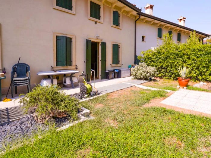 Appartamento trilocale in vendita in Piazza Castello, Centro, Sommacampagna