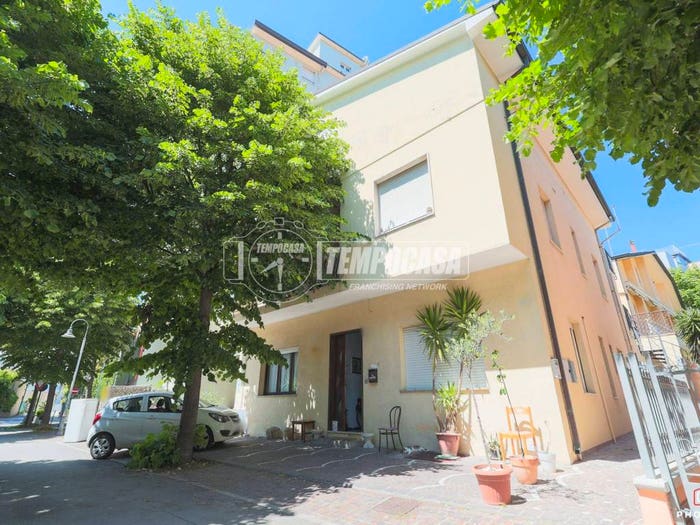 Casa con 6 locali in vendita in Via Giuseppe Verdi, Centro, Gabicce Mare