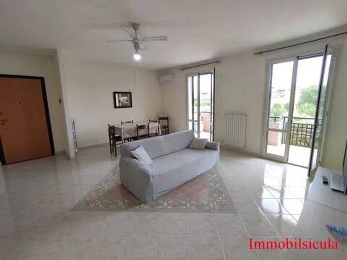 Appartamento con 6 locali in vendita in Via Sandro Pertini, Ispica