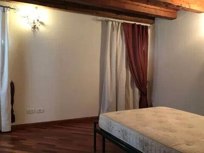 Appartamento con 6 locali in affitto in Piazza San Lucano Di Borgo Prà SNC, Centro, Belluno