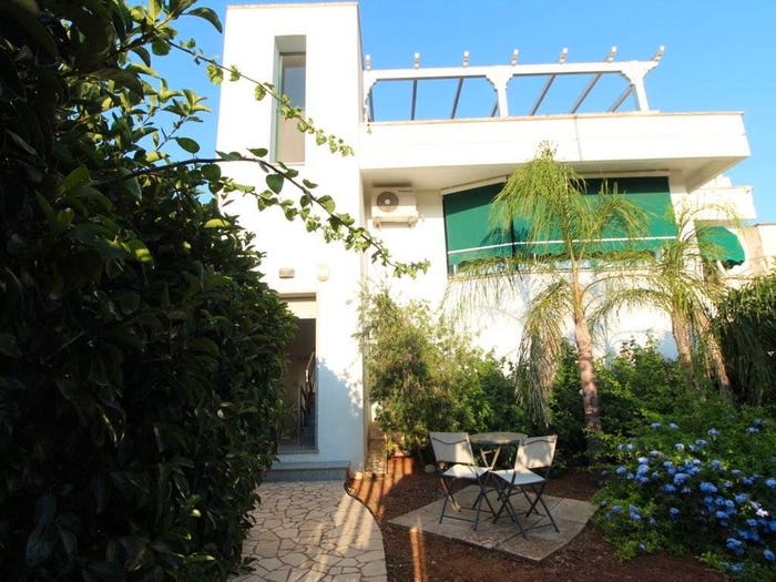 Casa quadrilocale in vendita in Via Fratelli Bandiera, Centro, Maruggio