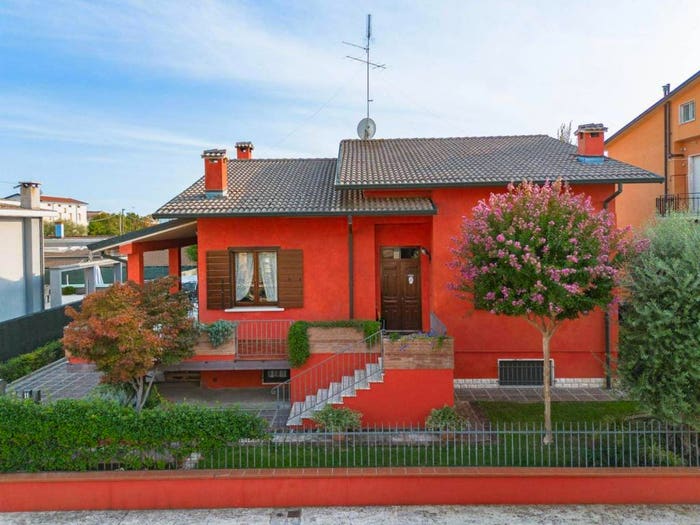 Casa con 6 locali in vendita in Cerese, Borgo Virgilio