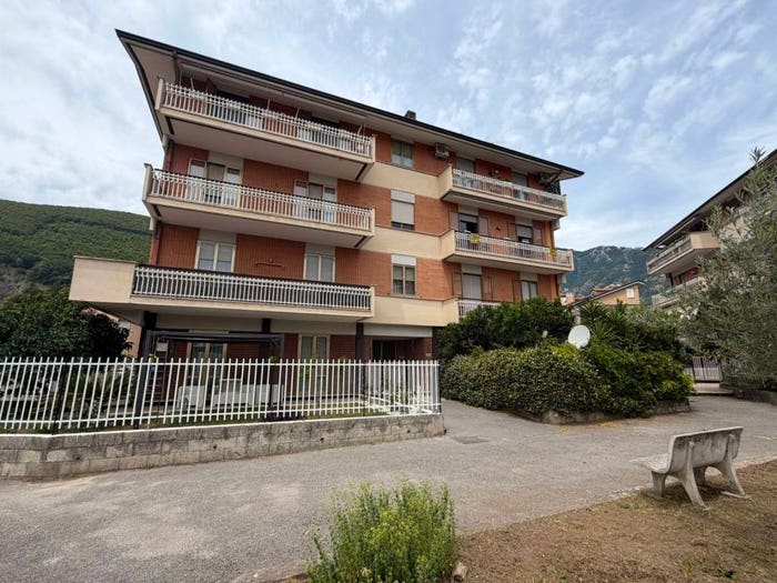 Appartamento trilocale in vendita in via Traversa, Mercogliano