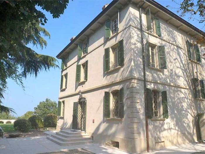Casa con 6 locali in vendita in Via Castellana, Albinea