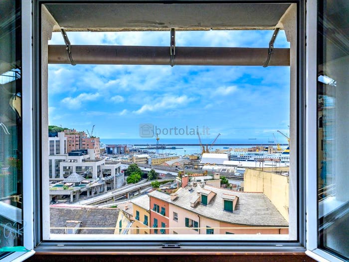 Appartamento quadrilocale in vendita in Vico San Salvatore, Prè, Genova