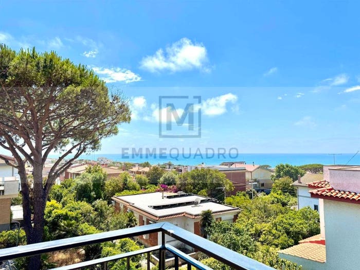 Appartamento quadrilocale in vendita in Via dei Fauni, Villa Claudia, Anzio