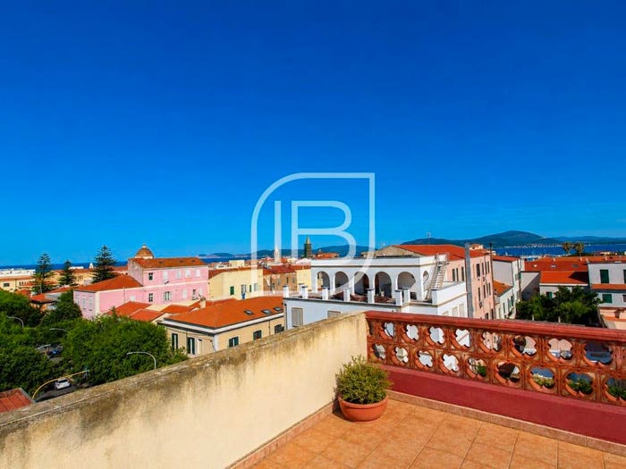 Casa con 5 locali in vendita in Via Settembre, Pivarada, Alghero