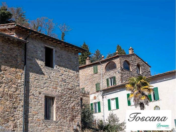 Casa quadrilocale in vendita in vicolo sotto l'arco, Centro, Castelnuovo di Val di Cecina