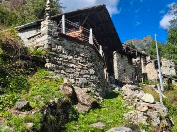 Casa bilocale in vendita in Struciun Dla Ciocca, Rassa