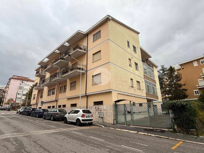 Appartamento quadrilocale in vendita in Viale Monsignor Secondo Bologna, Semicentro, Campobasso