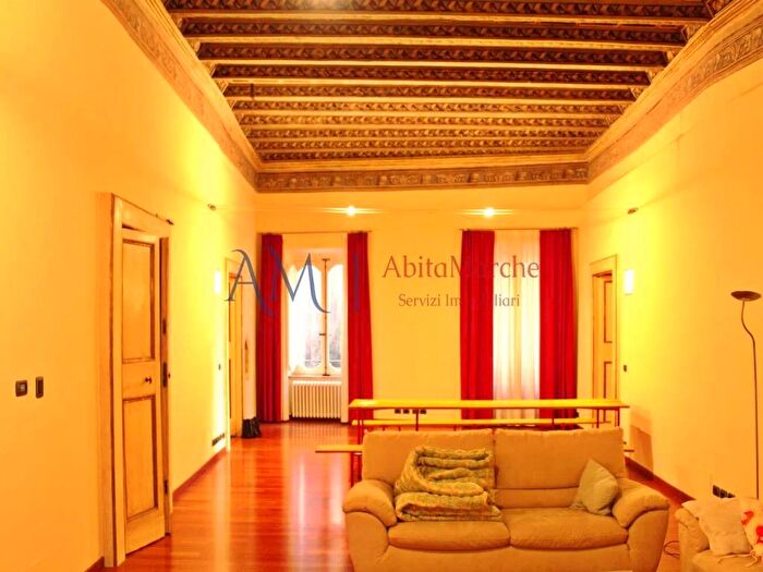 Appartamento con 6 locali in vendita in Corso Cavour, Centro, Fermo