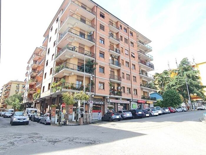 Appartamento con 6 locali in vendita in Centro, Cosenza