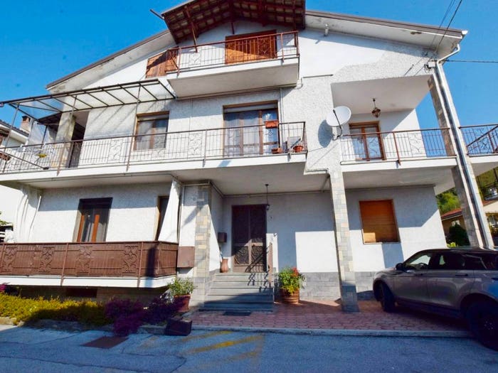 Appartamento trilocale in vendita in Via Santa Lucia, Centro, San Michele Mondovì