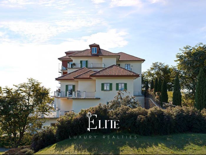 Appartamento con 5 locali in vendita in Via Monsignor Scavini, Arizzano