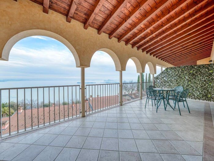 Appartamento bilocale in vendita in Via Panoramica, Gardone Riviera