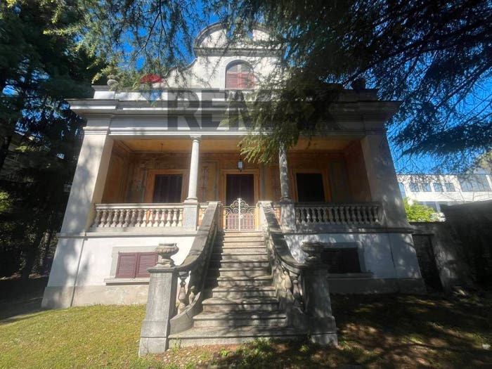 Casa con 6 locali in vendita in Via Valcuvia, Centro, Cittiglio