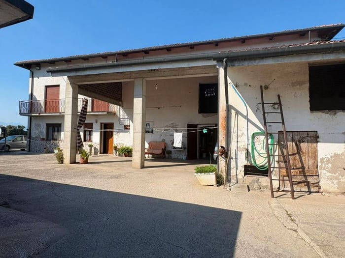 Casa quadrilocale in vendita in Via Spine, Monticello Conte Otto
