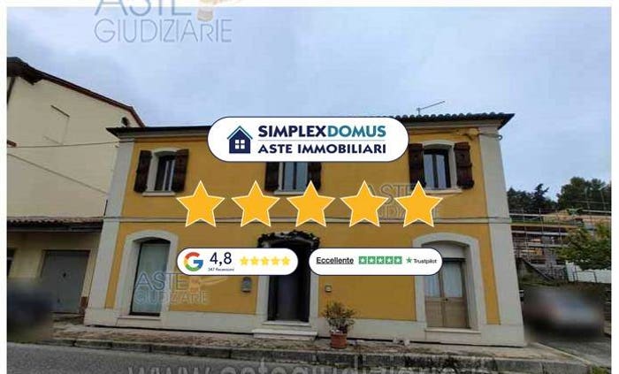 Appartamento con 5 locali in vendita in Frazione S Giovanni Battista, Centro, Arcevia