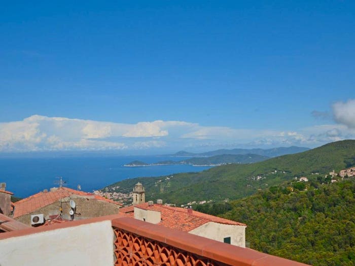 Appartamento trilocale in vendita in Centro, Marciana