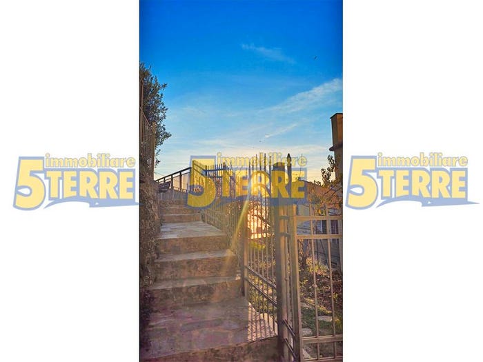 Appartamento trilocale in vendita in Via Cristoforo Colombo, Centro, Riomaggiore
