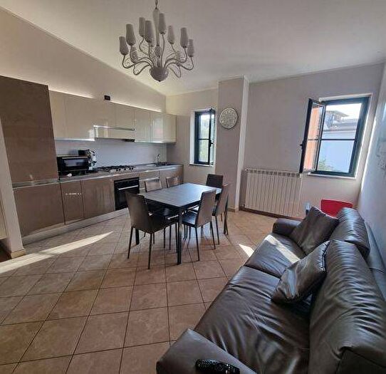Appartamento trilocale in vendita in Via Dei Gelsomini, Siano Cava, Catanzaro