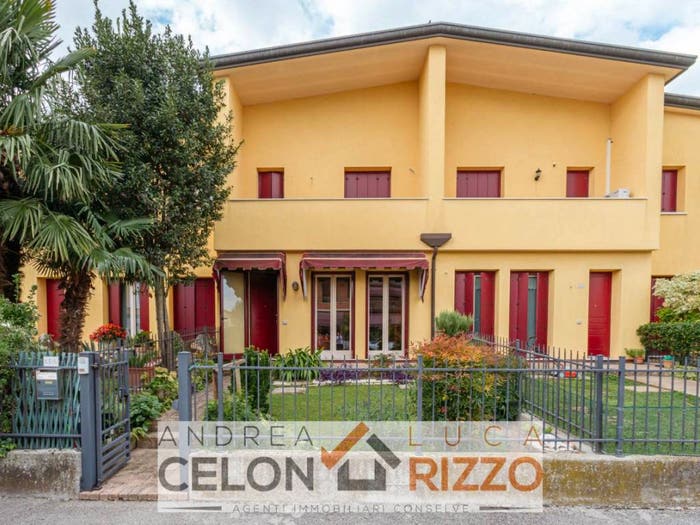 Appartamento bilocale in vendita in Via Aldo Moro, Centro, Agna