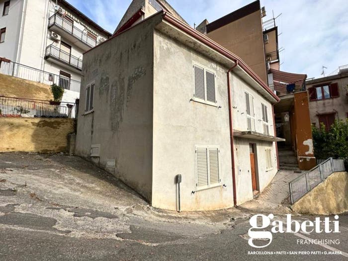 Casa quadrilocale in vendita in VIA CARCERE SNC, Centro, Montagnareale