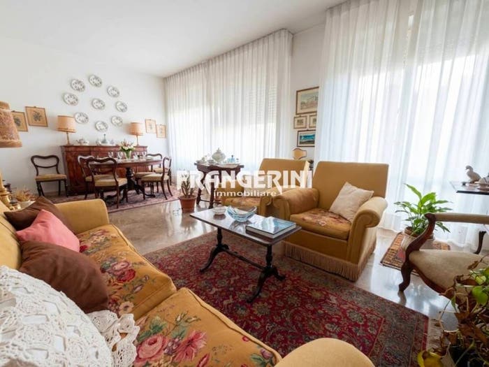Appartamento con 5 locali in vendita in Via Calzabigi, Calzabigi, Livorno