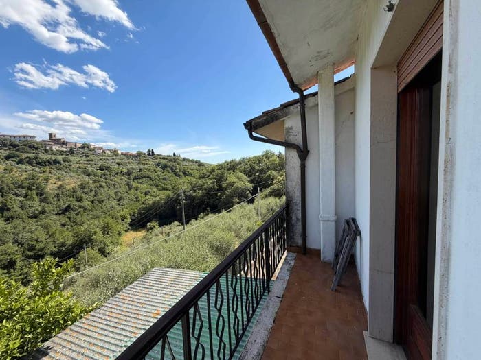 Casa con 6 locali in vendita in Monsummano Terme