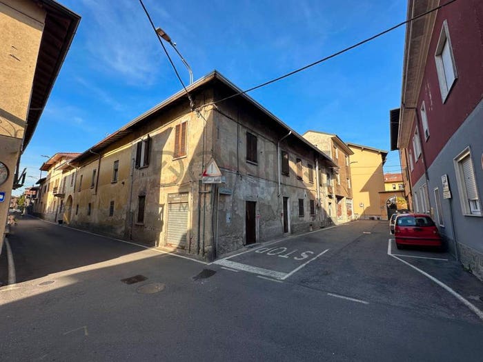 Casa in vendita in Via Novembre, Lonate Ceppino