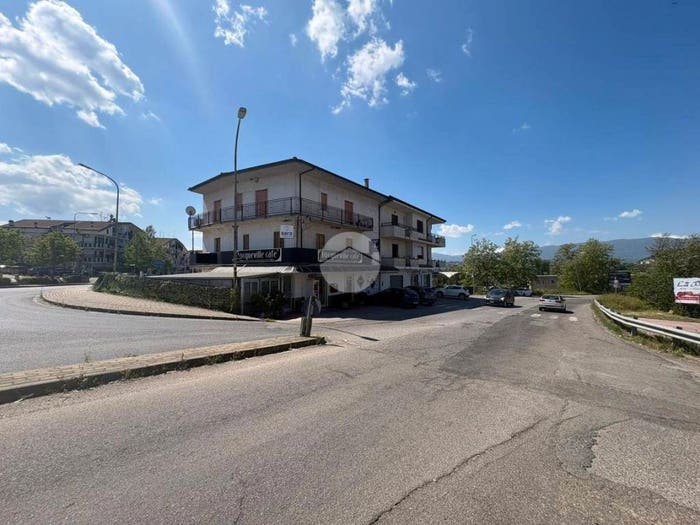 Appartamento con 6 locali in vendita in Cda Petraro, Petraro, Rose