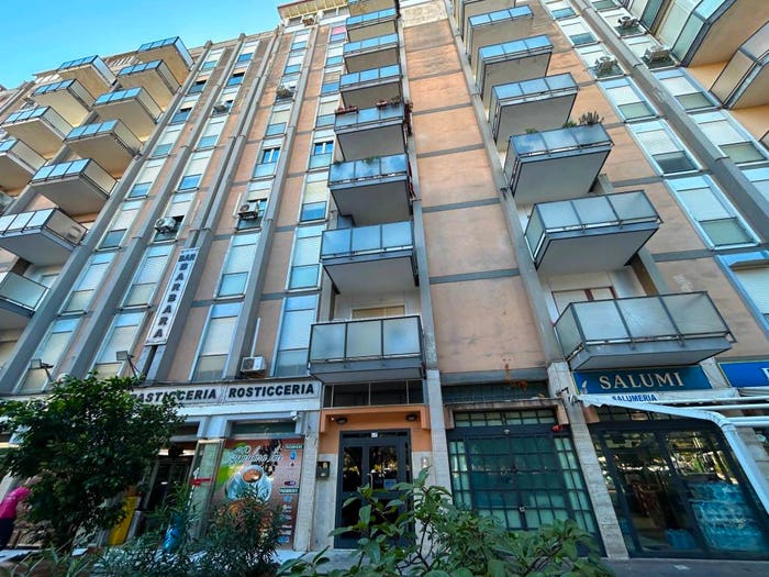 Appartamento quadrilocale in vendita in Via Gino Zappa, San Filippo Neri, Palermo