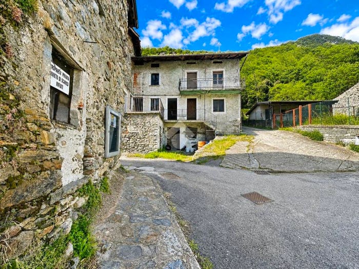 Casa con 6 locali in vendita in Via Dosso, Centro, Dubino