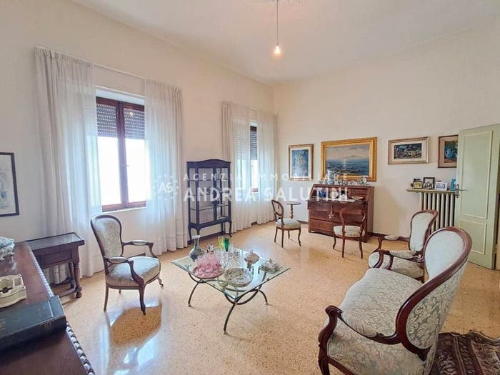 Casa con 6 locali in vendita in Villaggi Bellaria, Pontedera